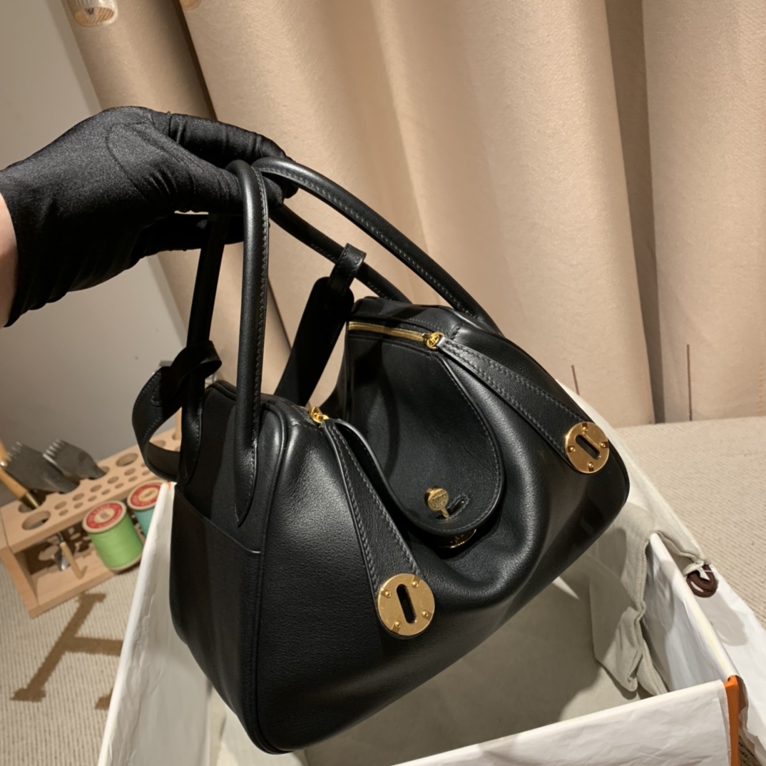 에르메스 린디백26 블랙 금장 스위프트